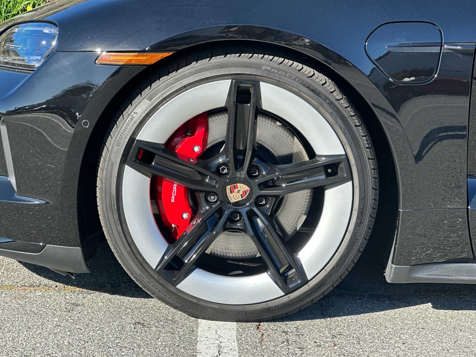 Thumbnail: 2025 Porsche Taycan - 27