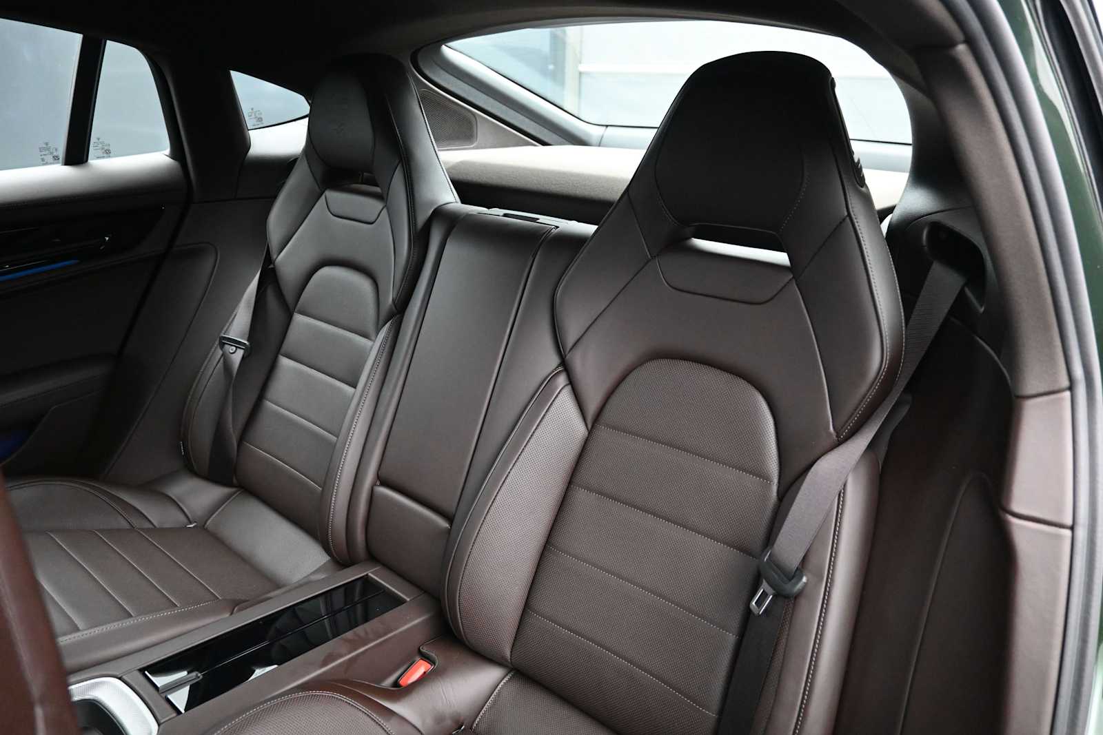 Thumbnail: 2026 Porsche Panamera - 16