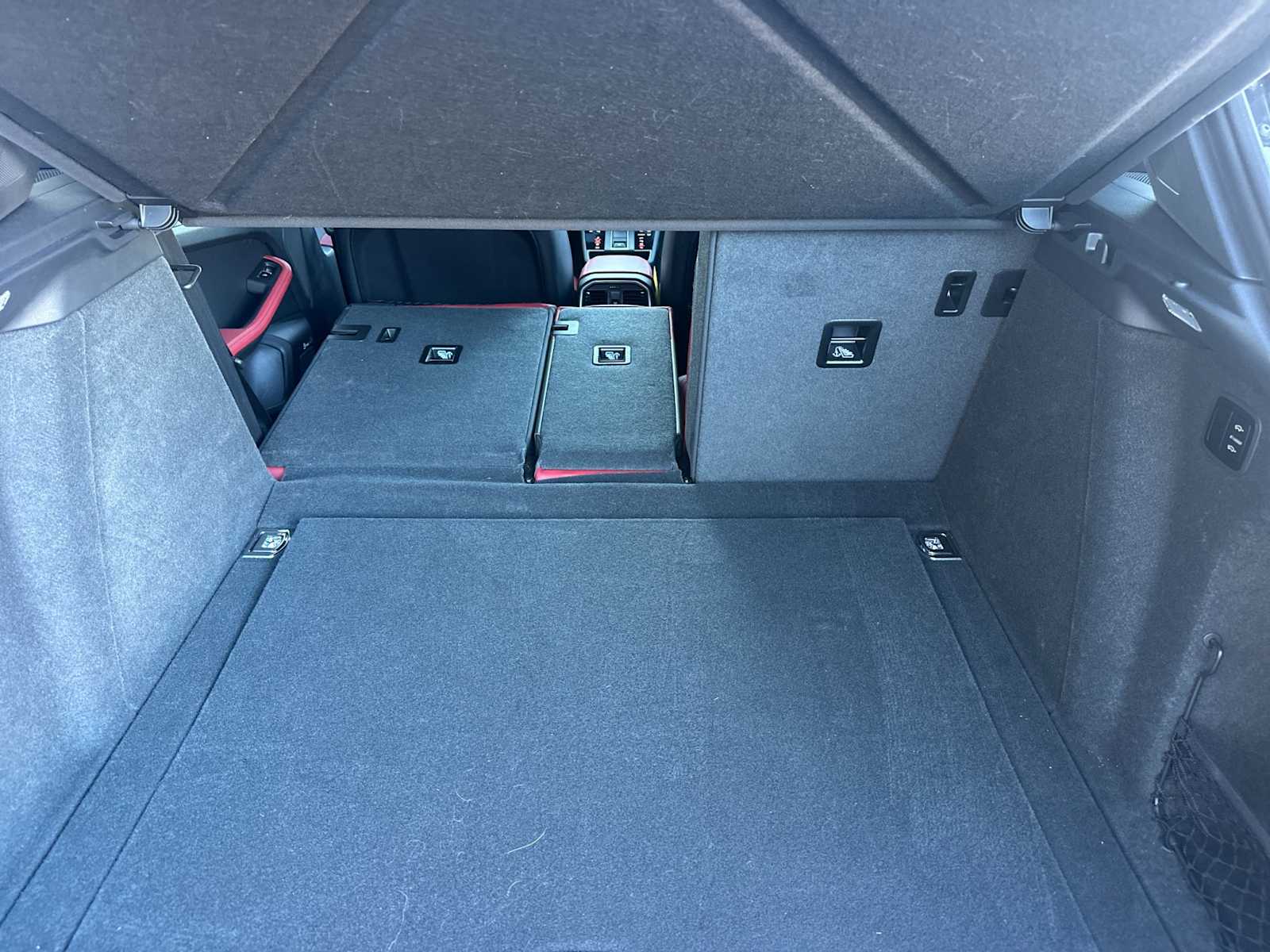 Thumbnail: 2025 Porsche Macan - 16