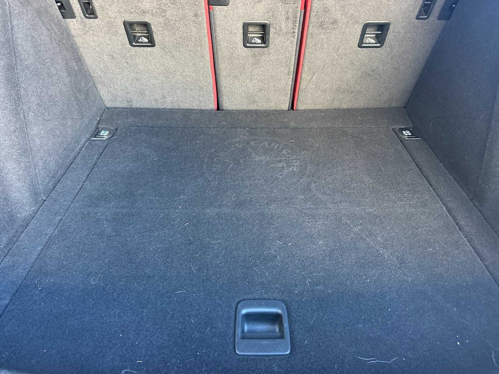 Thumbnail: 2021 Porsche Macan - 16