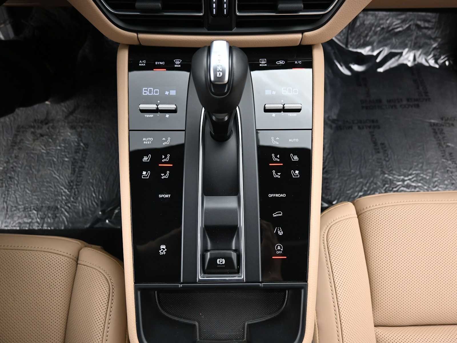 Thumbnail: 2025 Porsche Macan - 13