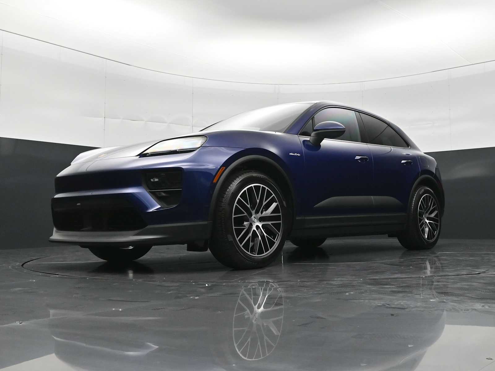 Thumbnail: 2026 Porsche Macan - 37