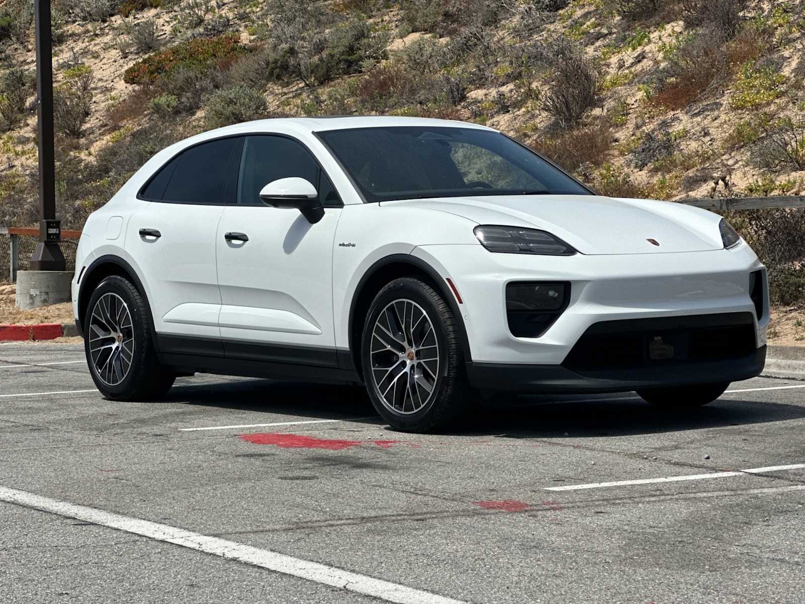 Thumbnail: 2025 Porsche Macan - 10