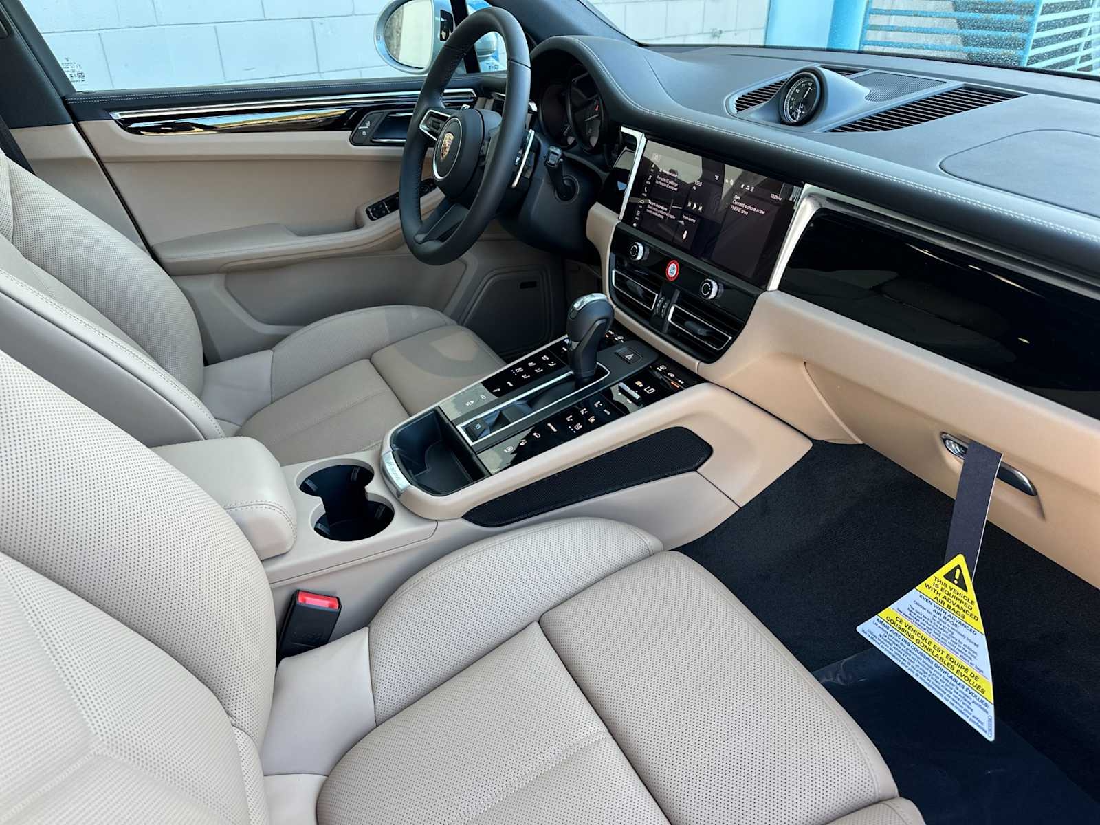 Thumbnail: 2026 Porsche Macan - 17