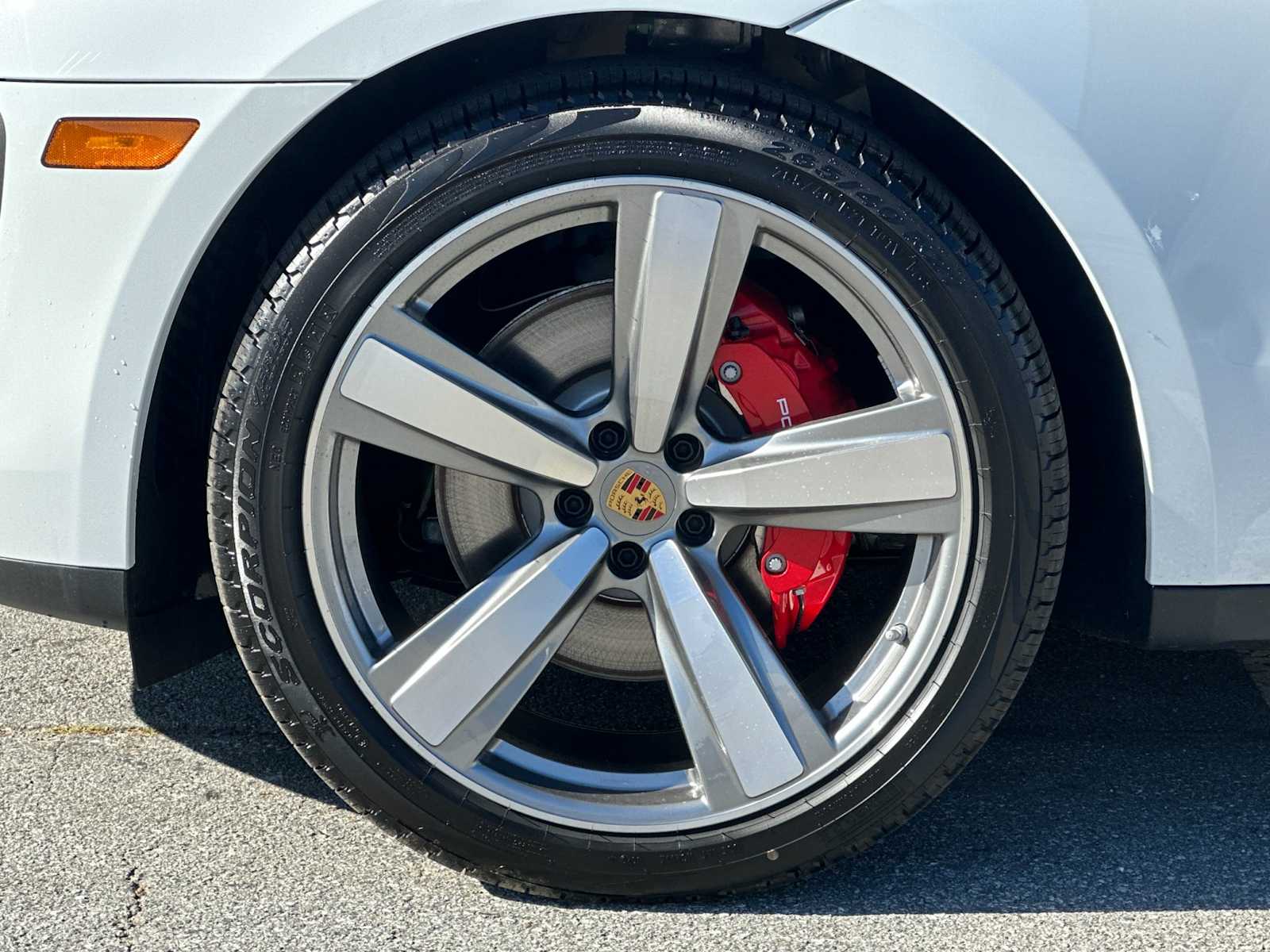 Thumbnail: 2026 Porsche Macan - 28