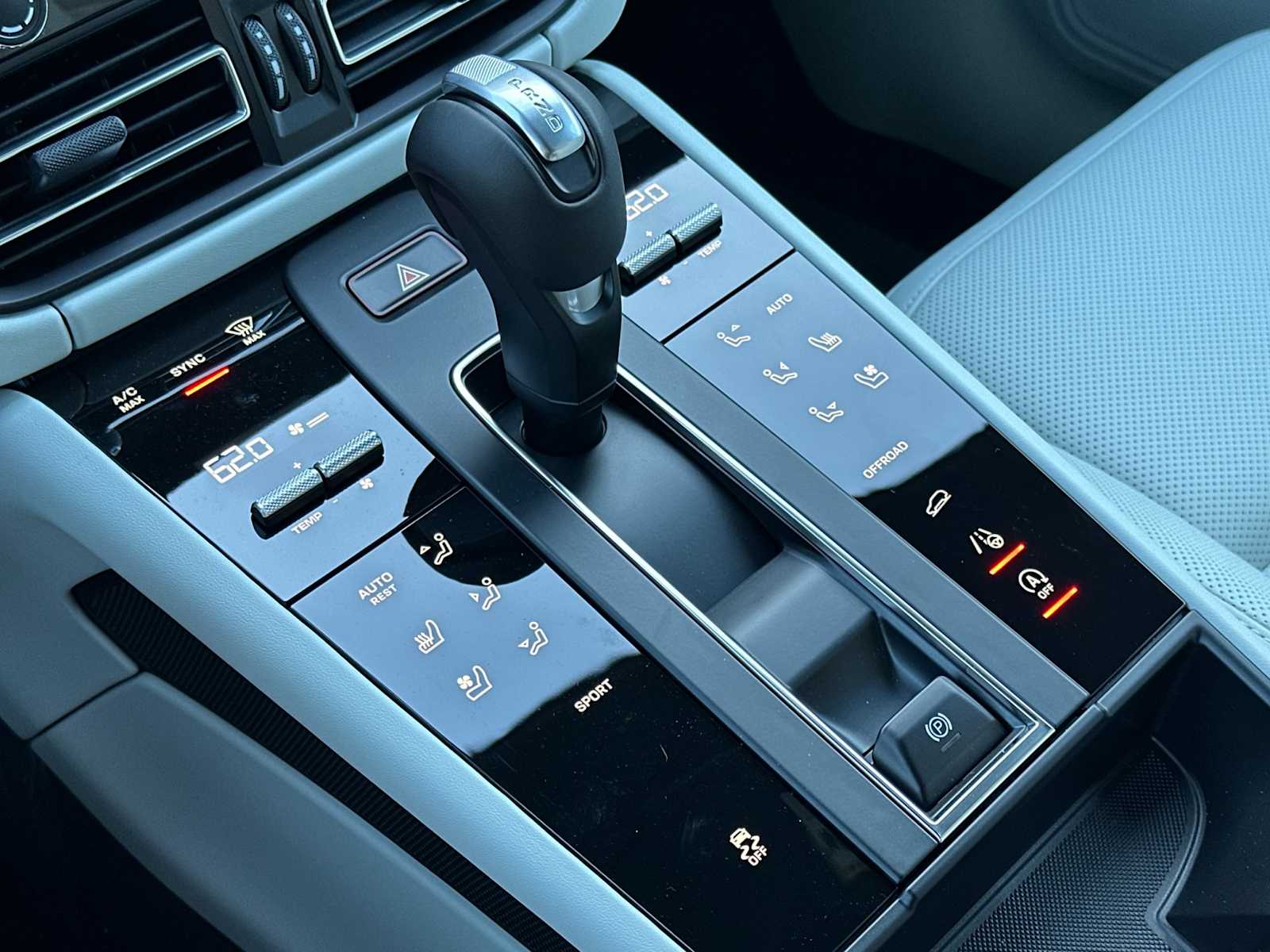 Thumbnail: 2025 Porsche Macan - 23