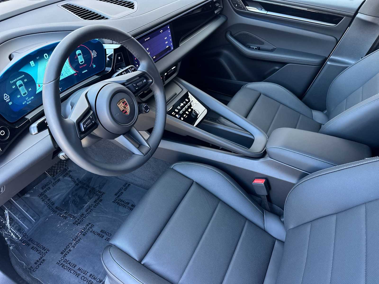 2025 Porsche Macan Electric photo 4