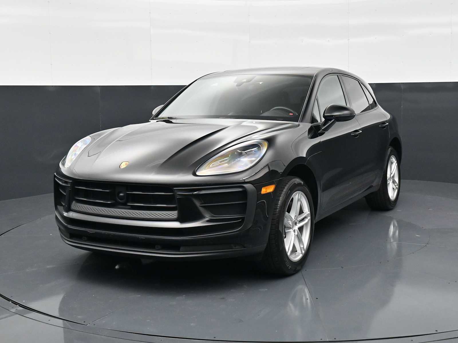 Thumbnail: 2024 Porsche Macan - 26