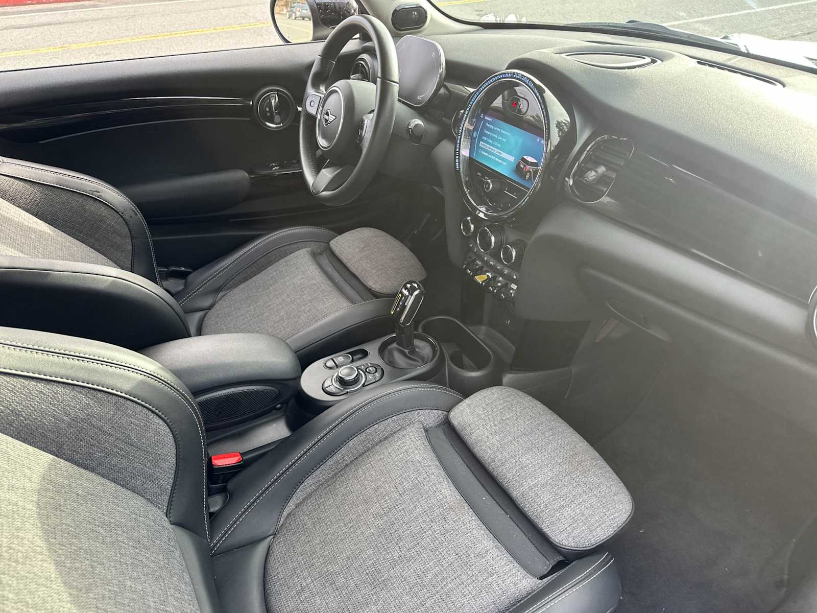 Thumbnail: 2023 MINI Cooper Hardtop - 17