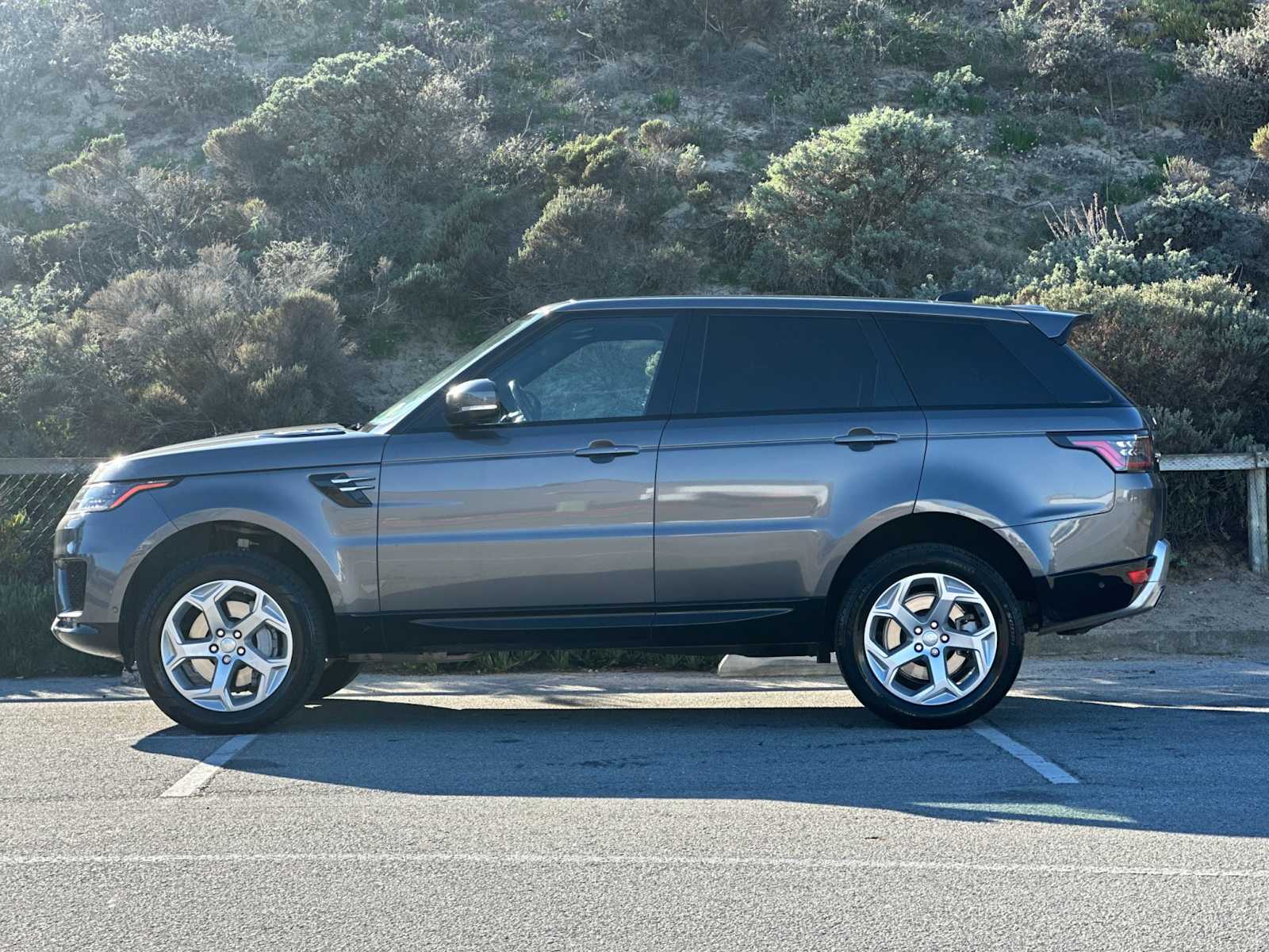 Thumbnail: 2018 Land Rover Range Rover Sport - 2