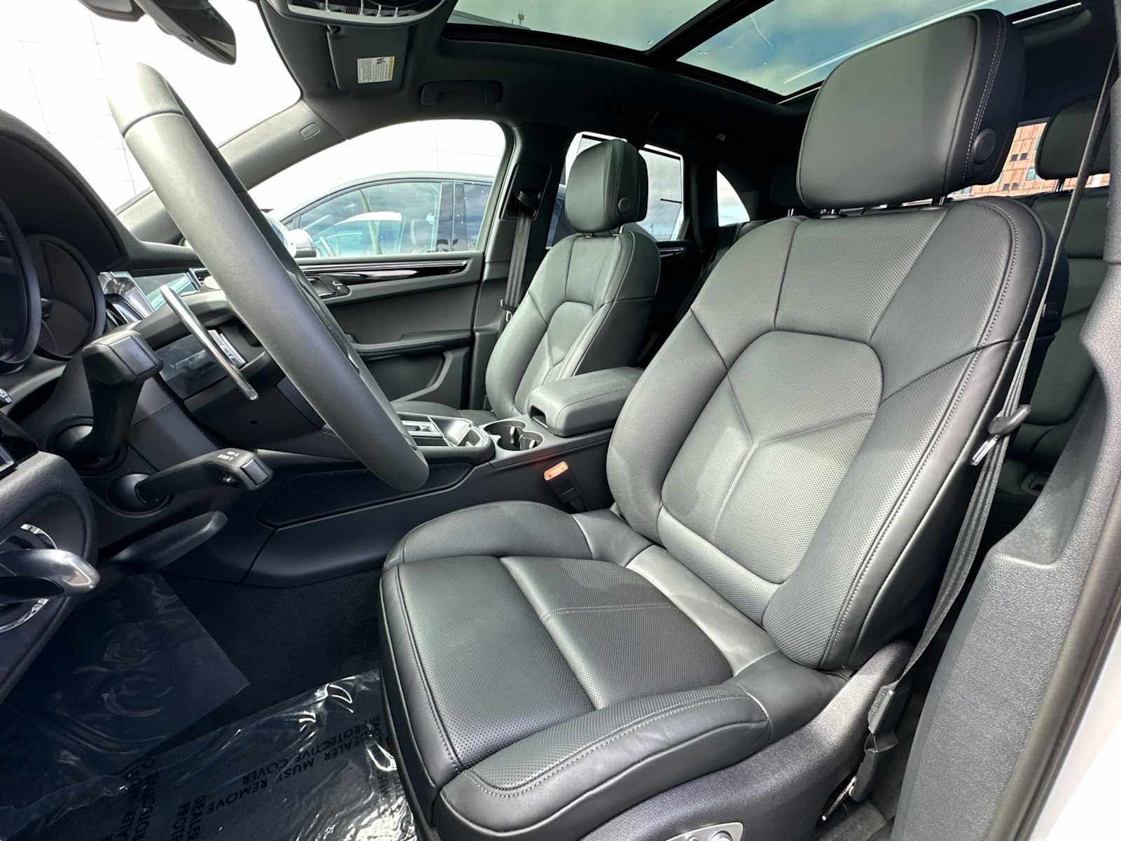 Thumbnail: 2024 Porsche Macan - 5