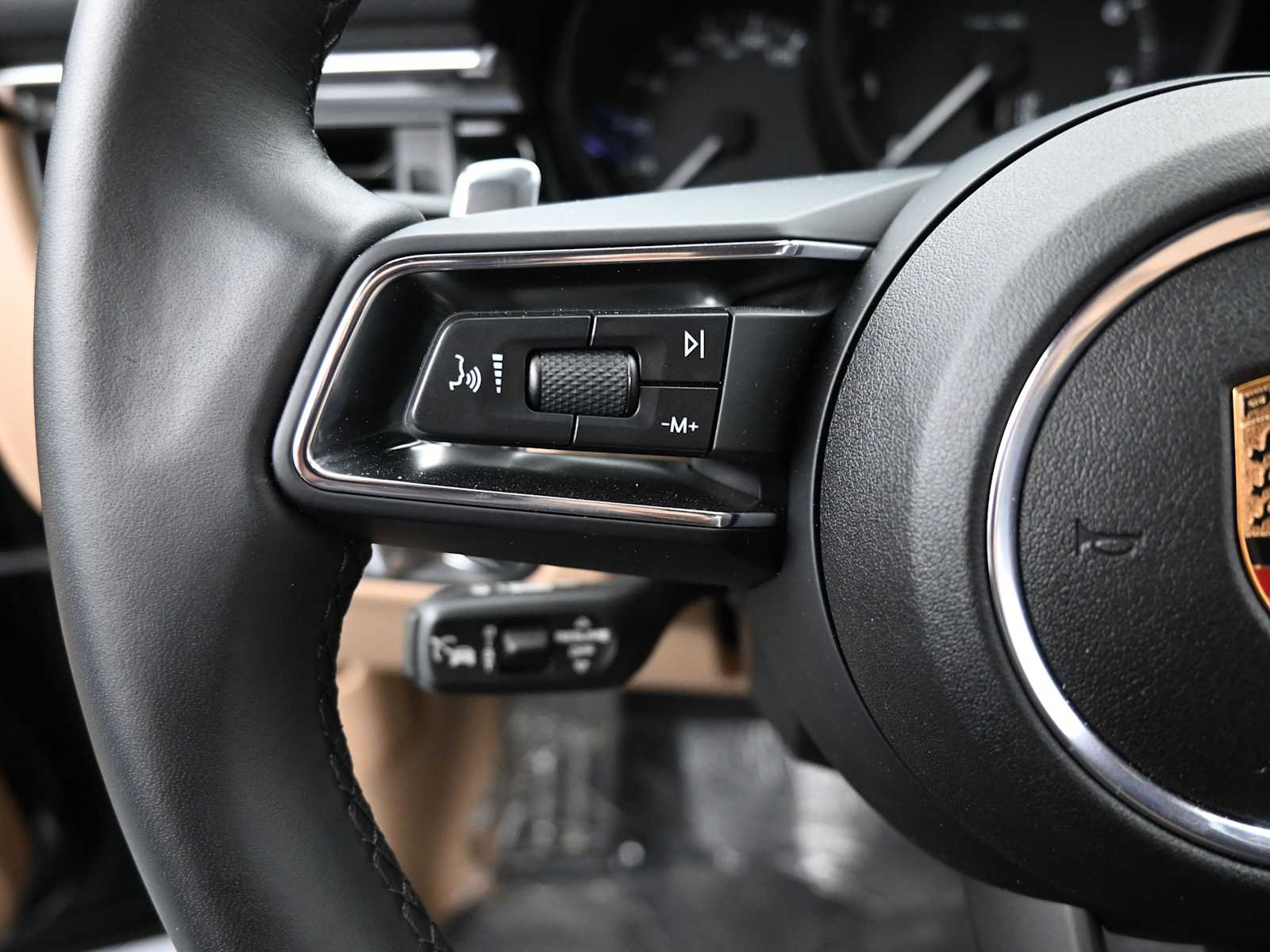 Thumbnail: 2025 Porsche Macan - 9