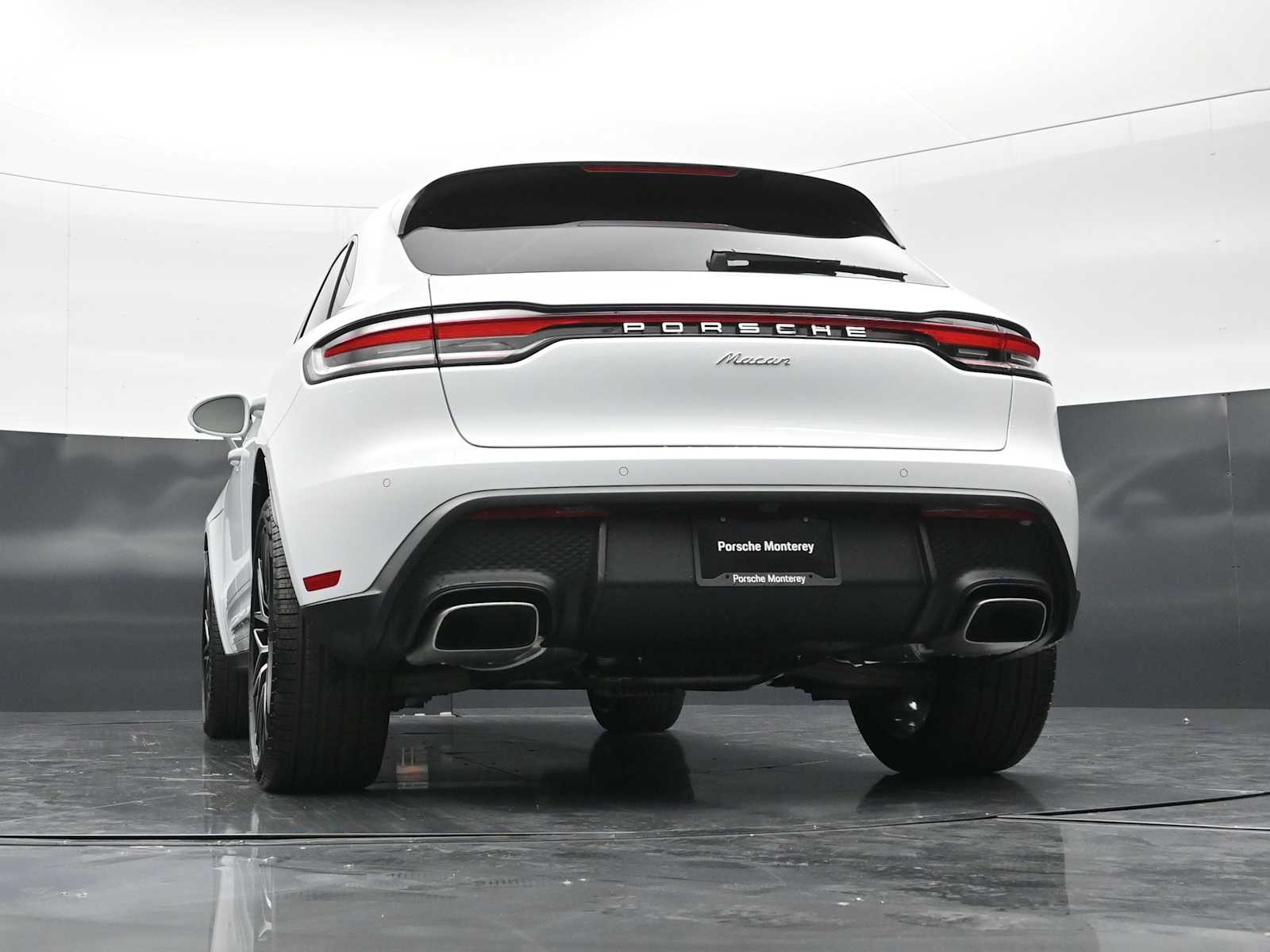 Thumbnail: 2026 Porsche Macan - 40