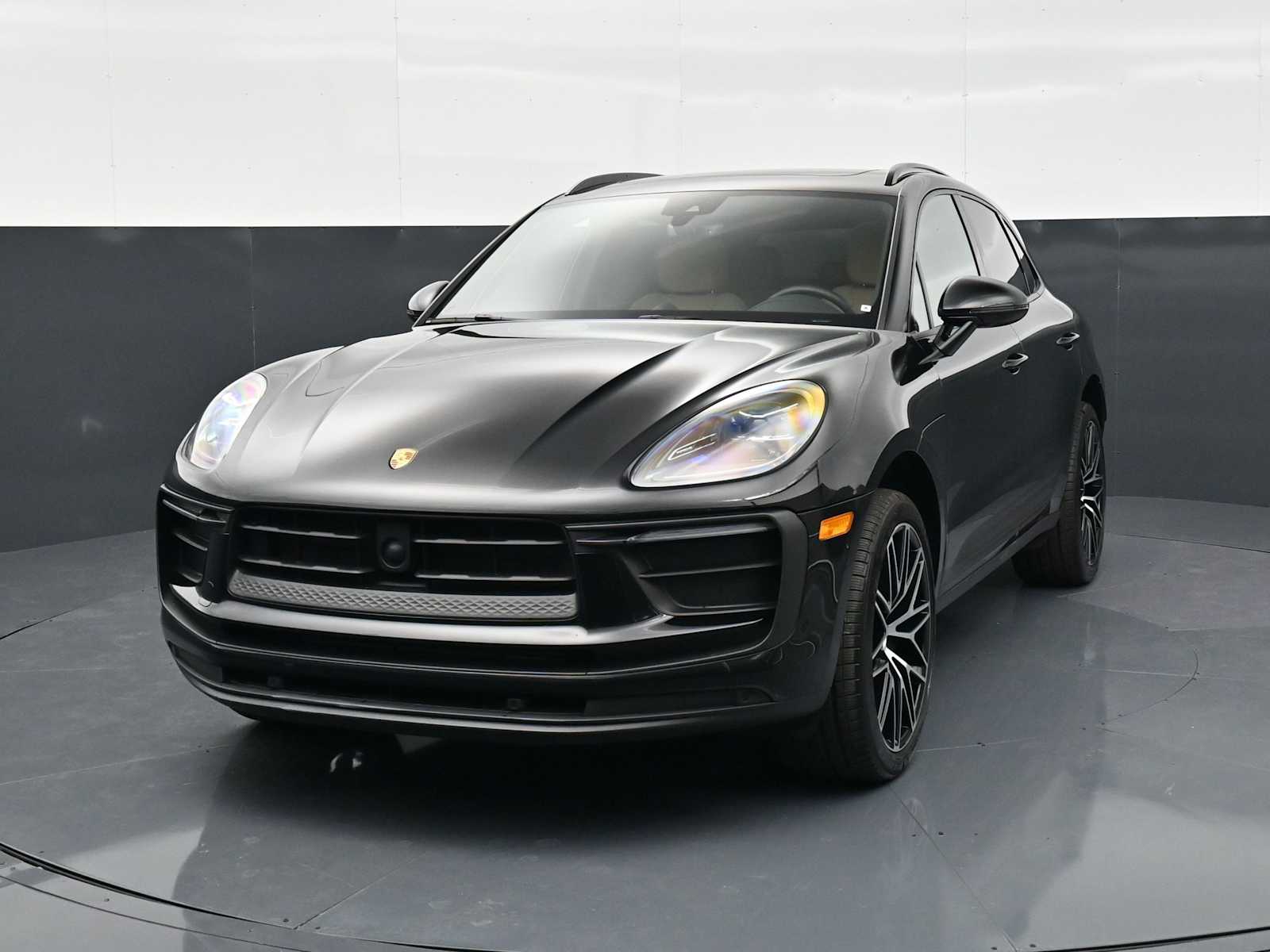 Thumbnail: 2025 Porsche Macan - 31