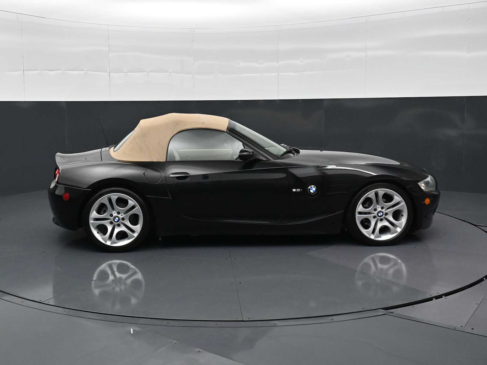 Thumbnail: 2005 BMW Z4 - 17