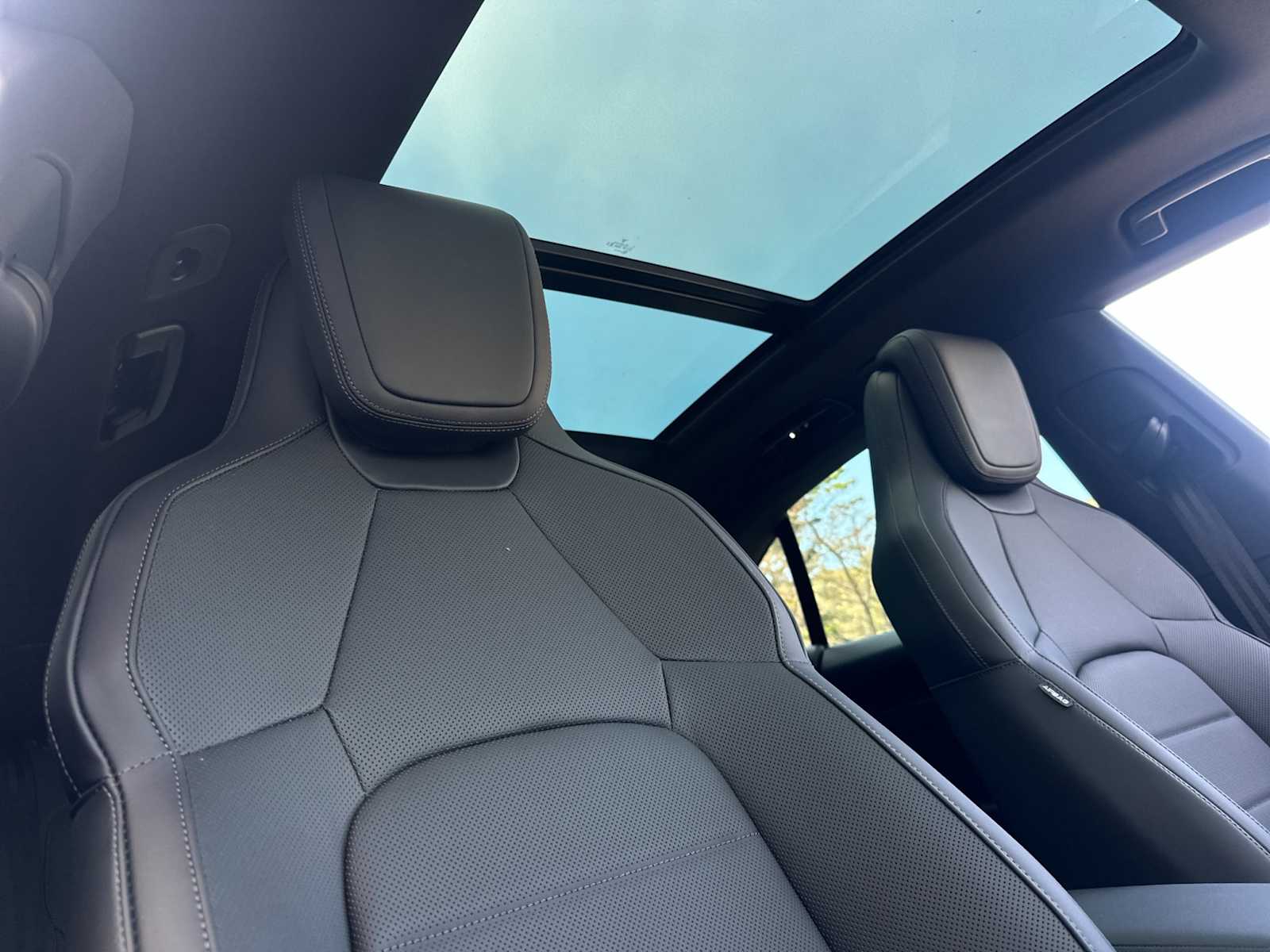 Thumbnail: 2025 Porsche Macan - 18