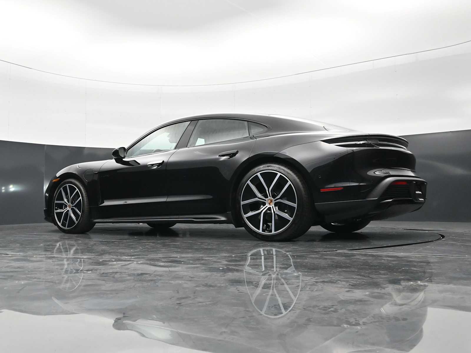 Thumbnail: 2026 Porsche Taycan - 39