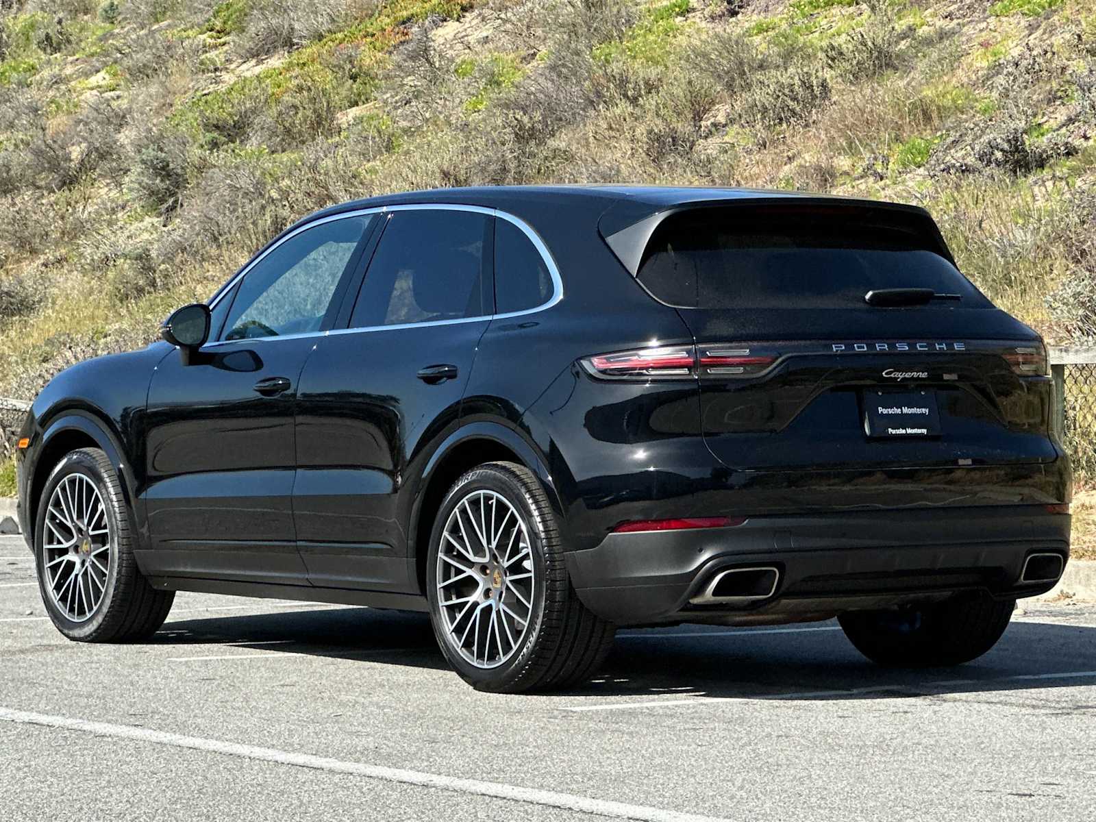 2021 Porsche Cayenne photo 3