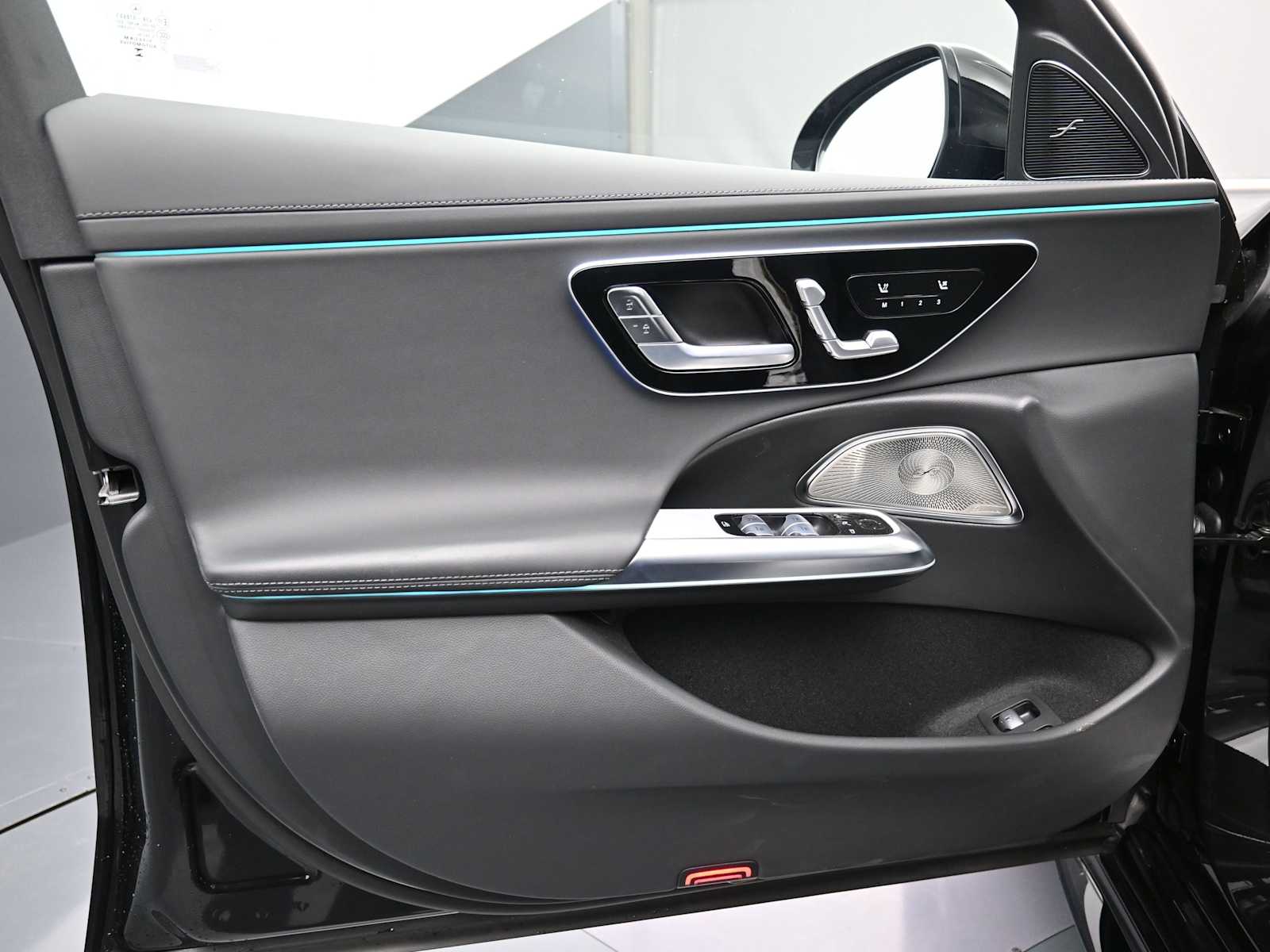 Thumbnail: 2025 Mercedes-Benz E-Class - 12