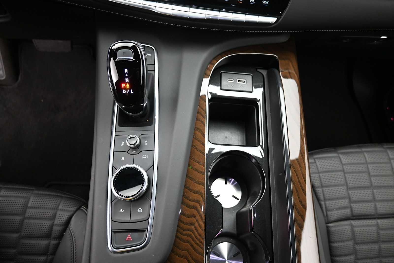 Thumbnail: 2024 Cadillac Escalade - 16