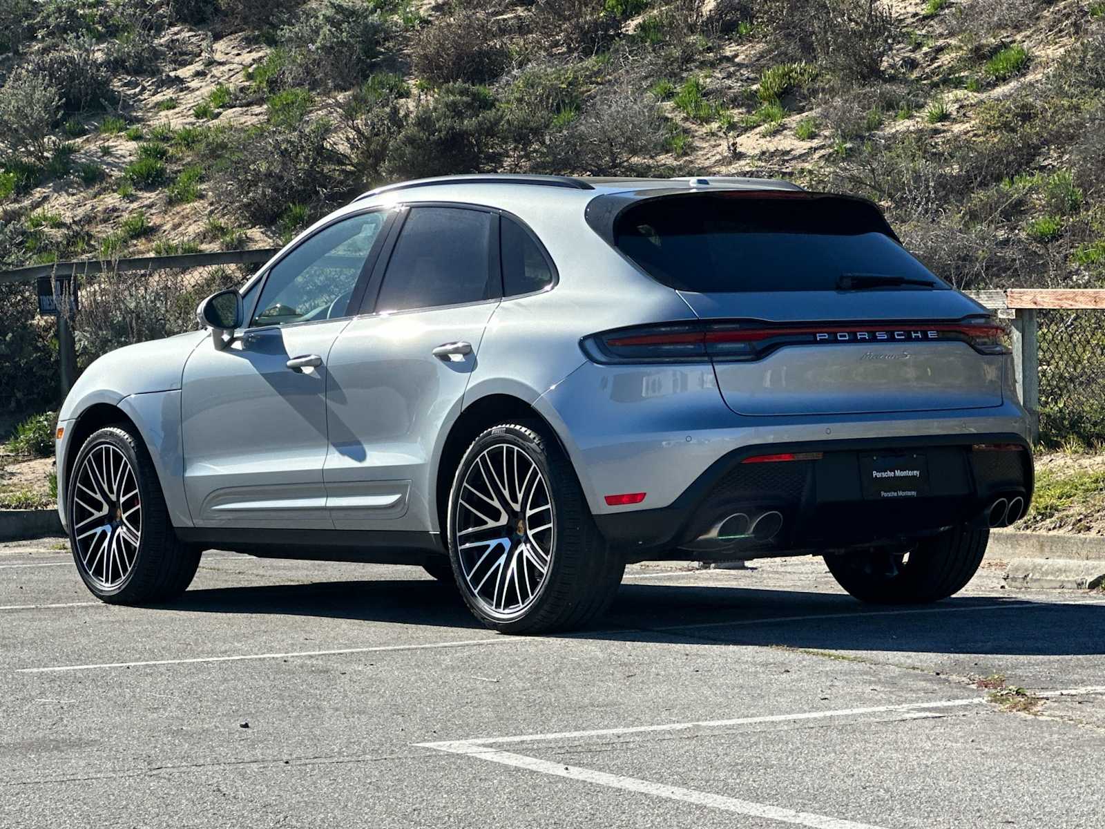 Thumbnail: 2026 Porsche Macan - 3