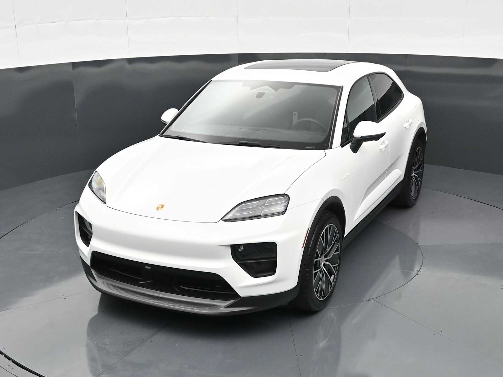 Thumbnail: 2025 Porsche Macan - 29