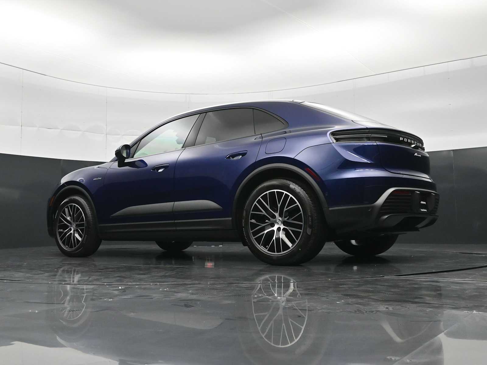 Thumbnail: 2026 Porsche Macan - 38
