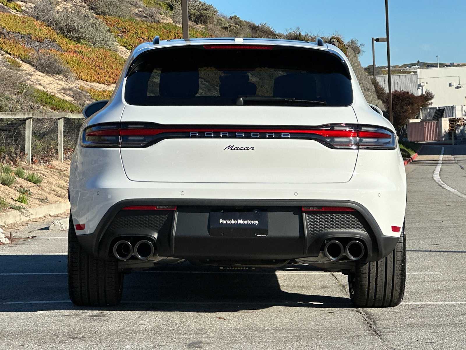 Thumbnail: 2026 Porsche Macan - 8