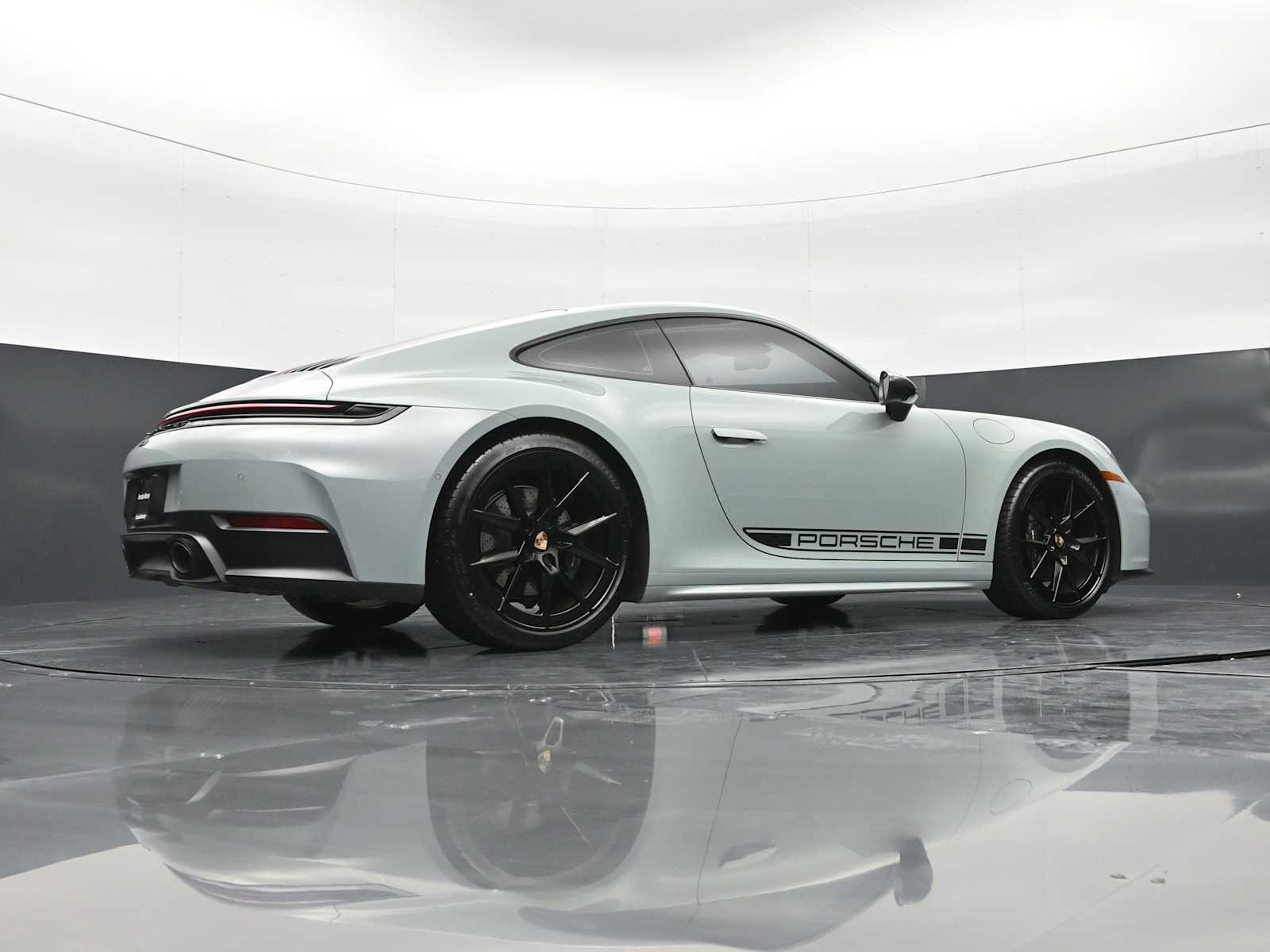 Thumbnail: 2025 Porsche 911 - 38