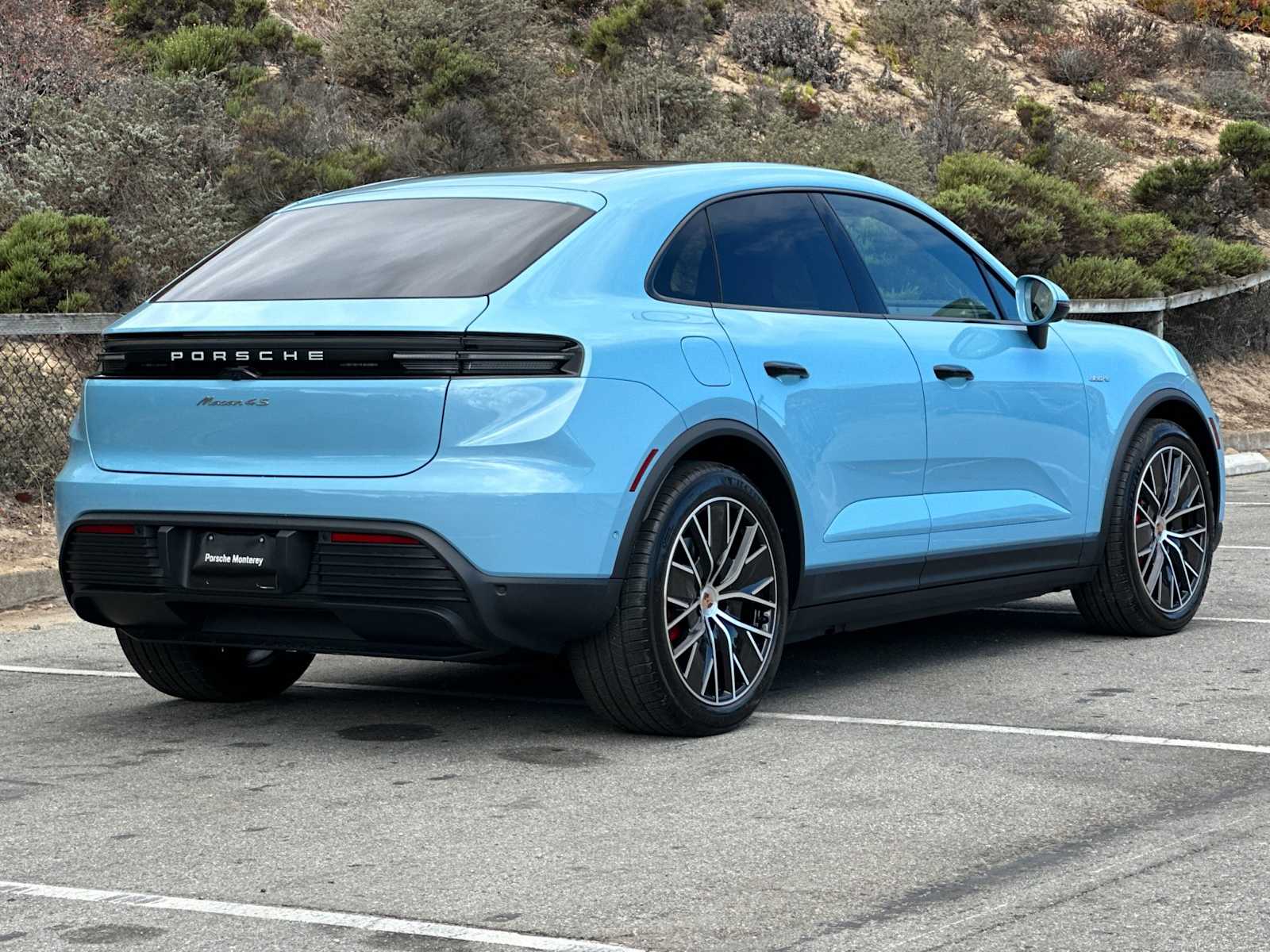Thumbnail: 2025 Porsche Macan - 7
