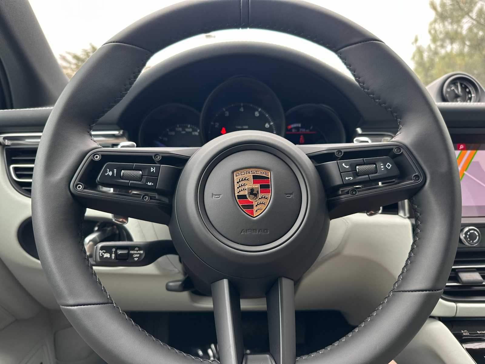 Thumbnail: 2025 Porsche Macan - 22