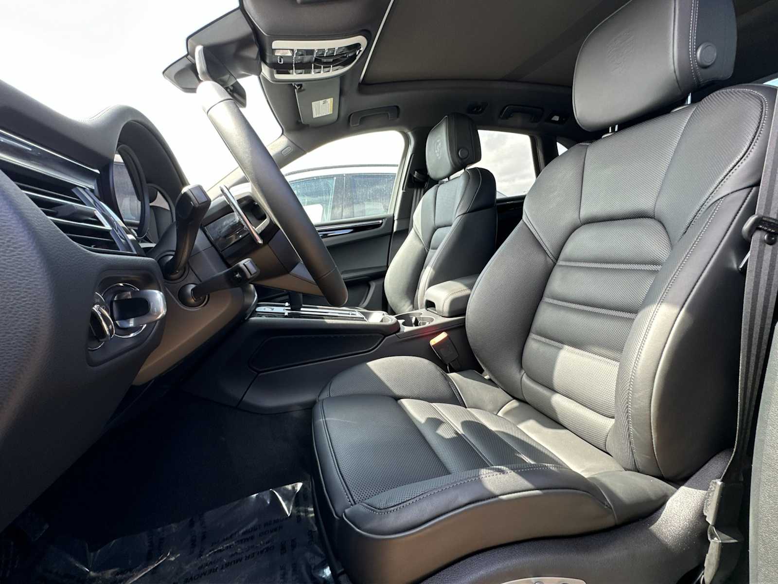 Thumbnail: 2025 Porsche Macan - 5