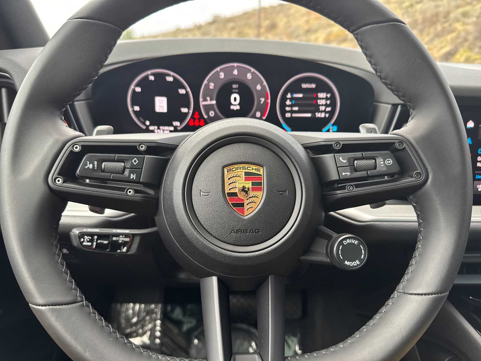 Thumbnail: 2025 Porsche Cayenne - 25