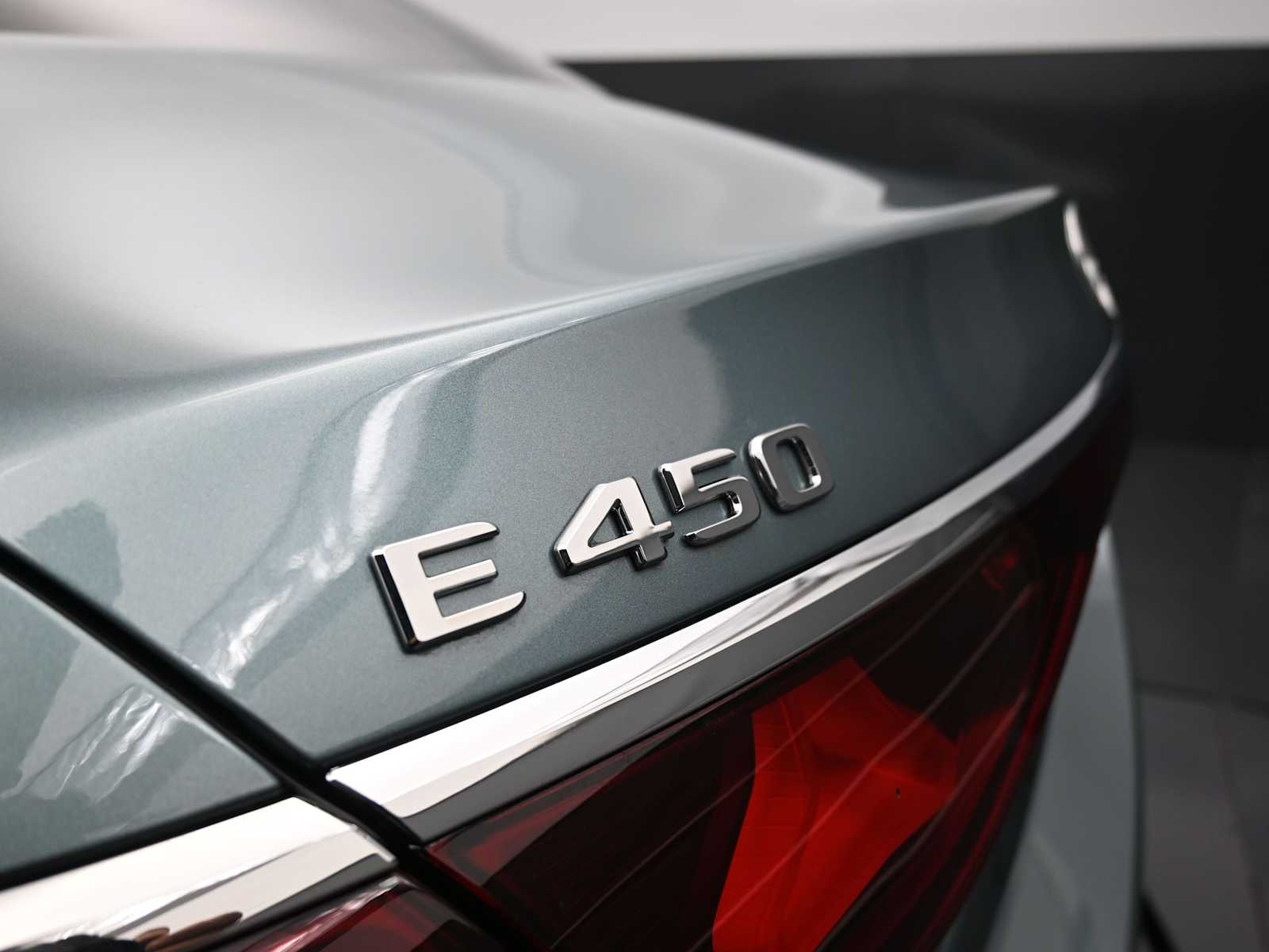 Thumbnail: 2025 Mercedes-Benz E-Class - 26