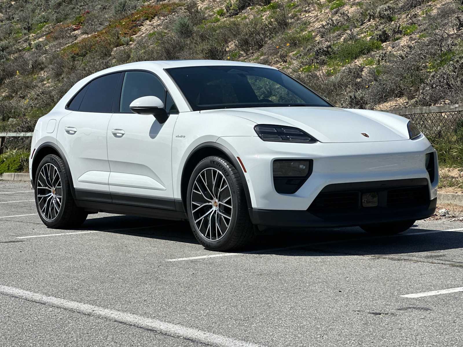 Thumbnail: 2025 Porsche Macan - 10