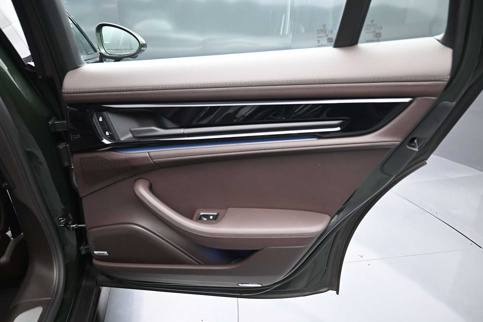 Thumbnail: 2026 Porsche Panamera - 18