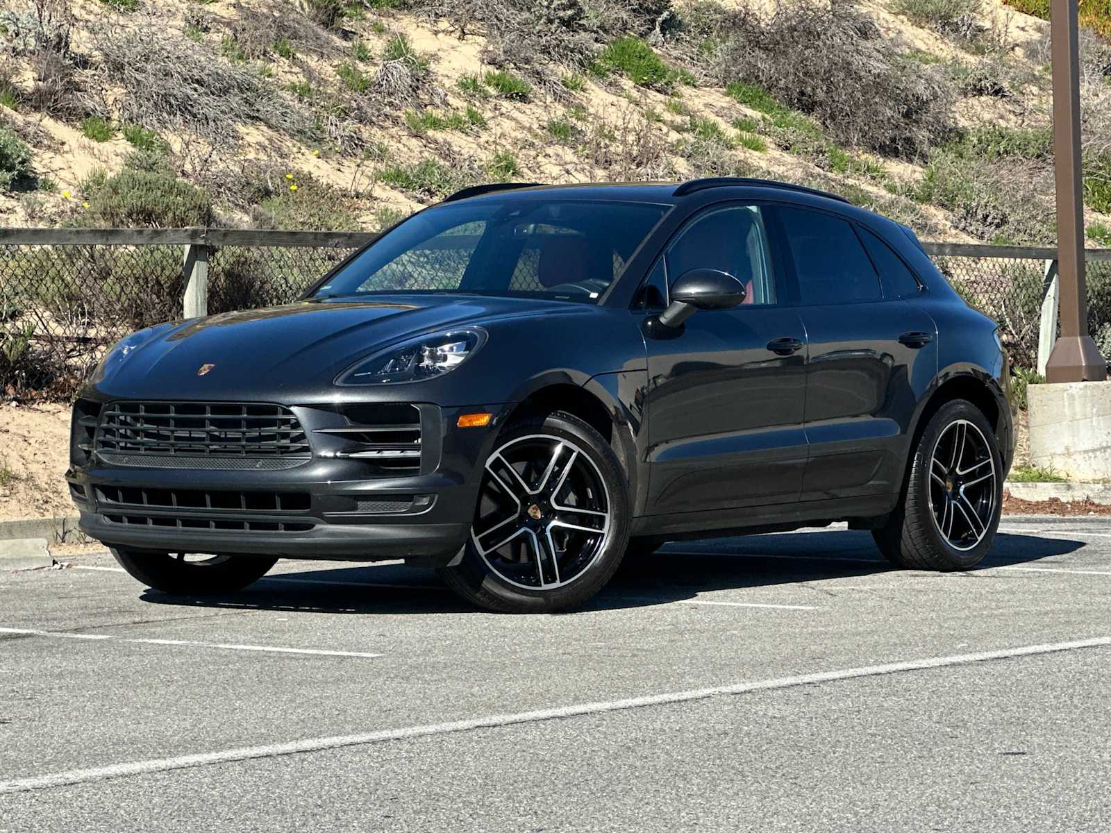 Thumbnail: 2021 Porsche Macan - 1