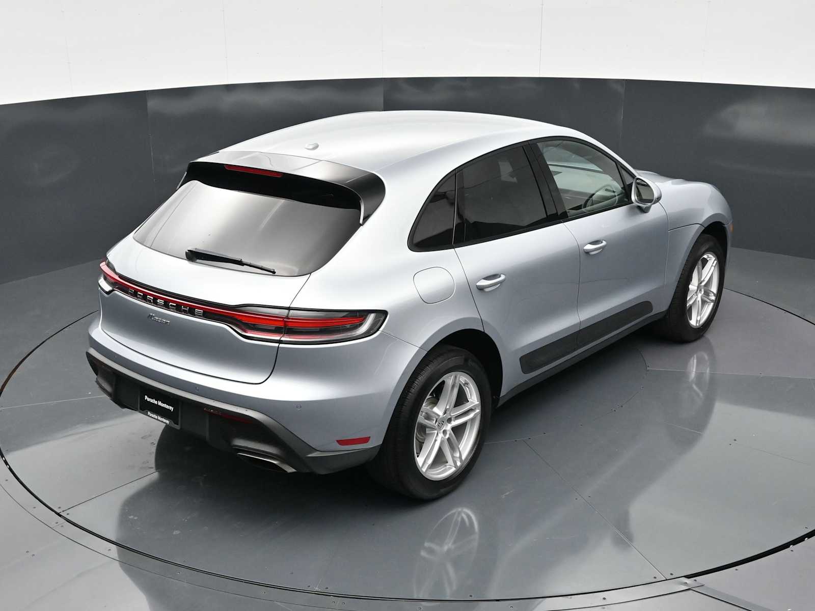 Thumbnail: 2025 Porsche Macan - 32