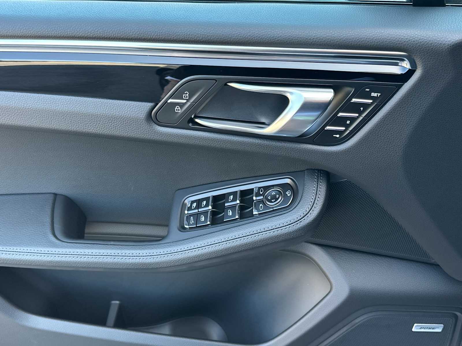 Thumbnail: 2025 Porsche Macan - 12