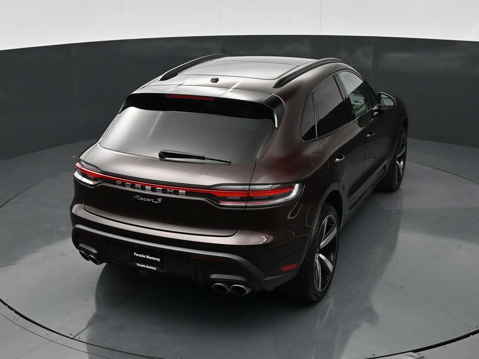 Thumbnail: 2026 Porsche Macan - 33