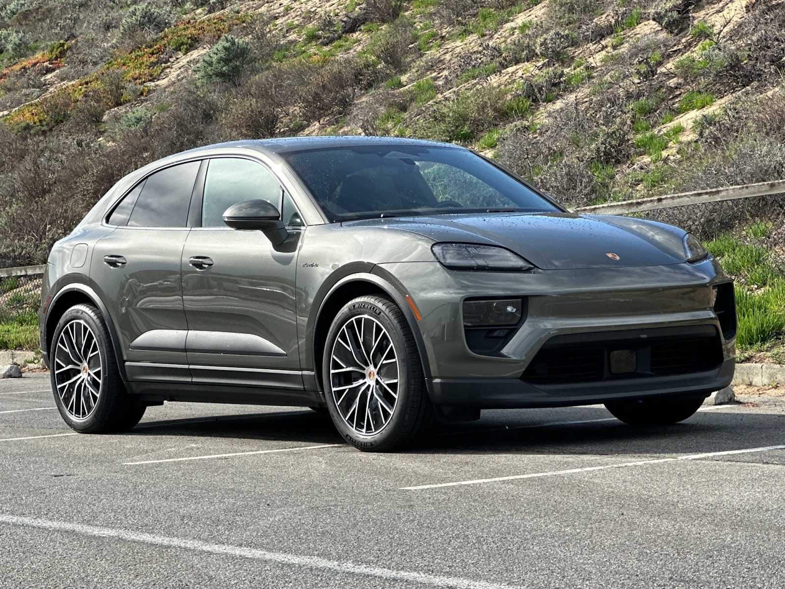 Thumbnail: 2025 Porsche Macan - 10