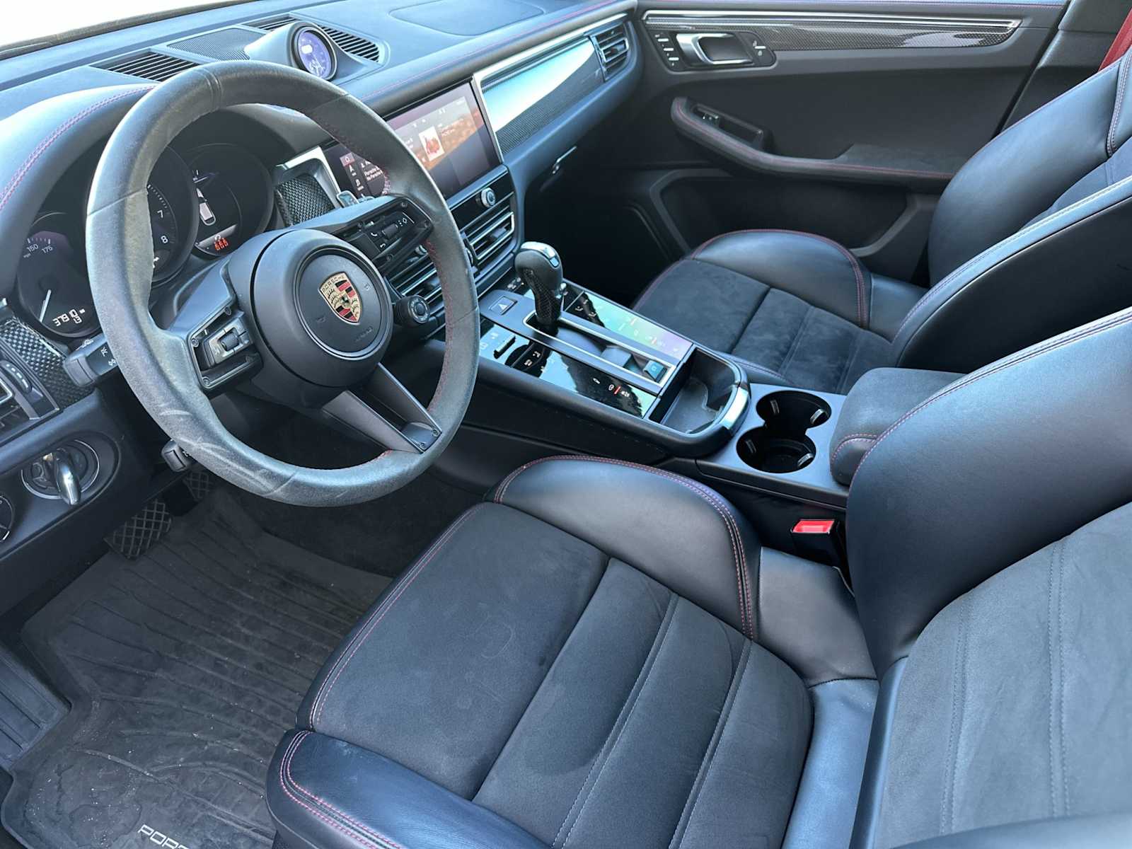 Thumbnail: 2023 Porsche Macan - 4