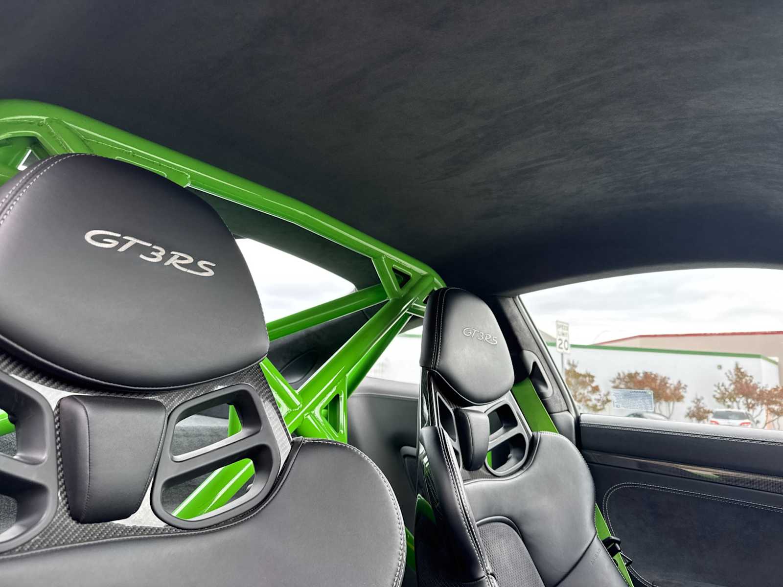 Thumbnail: 2019 Porsche 911 - 16