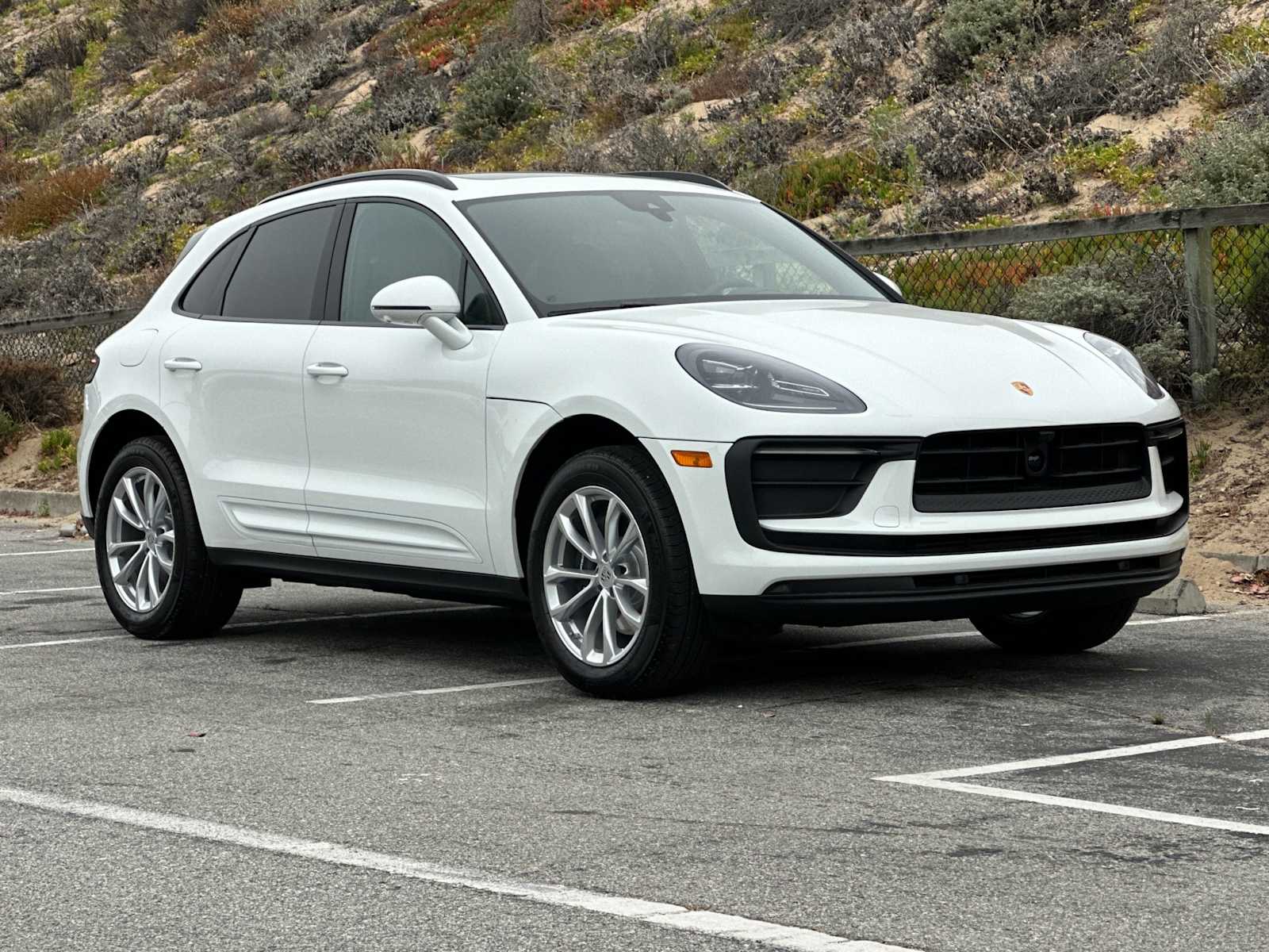 Thumbnail: 2025 Porsche Macan - 10