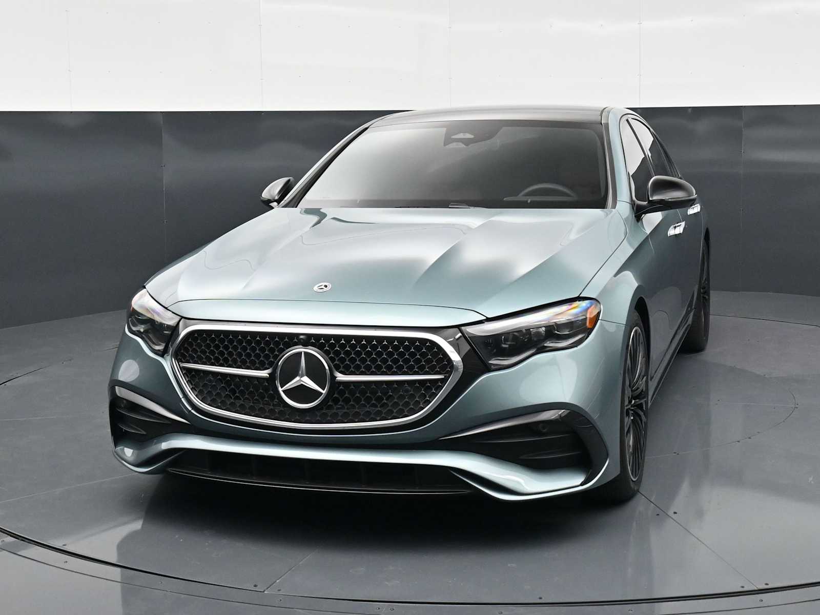 Thumbnail: 2025 Mercedes-Benz E-Class - 32