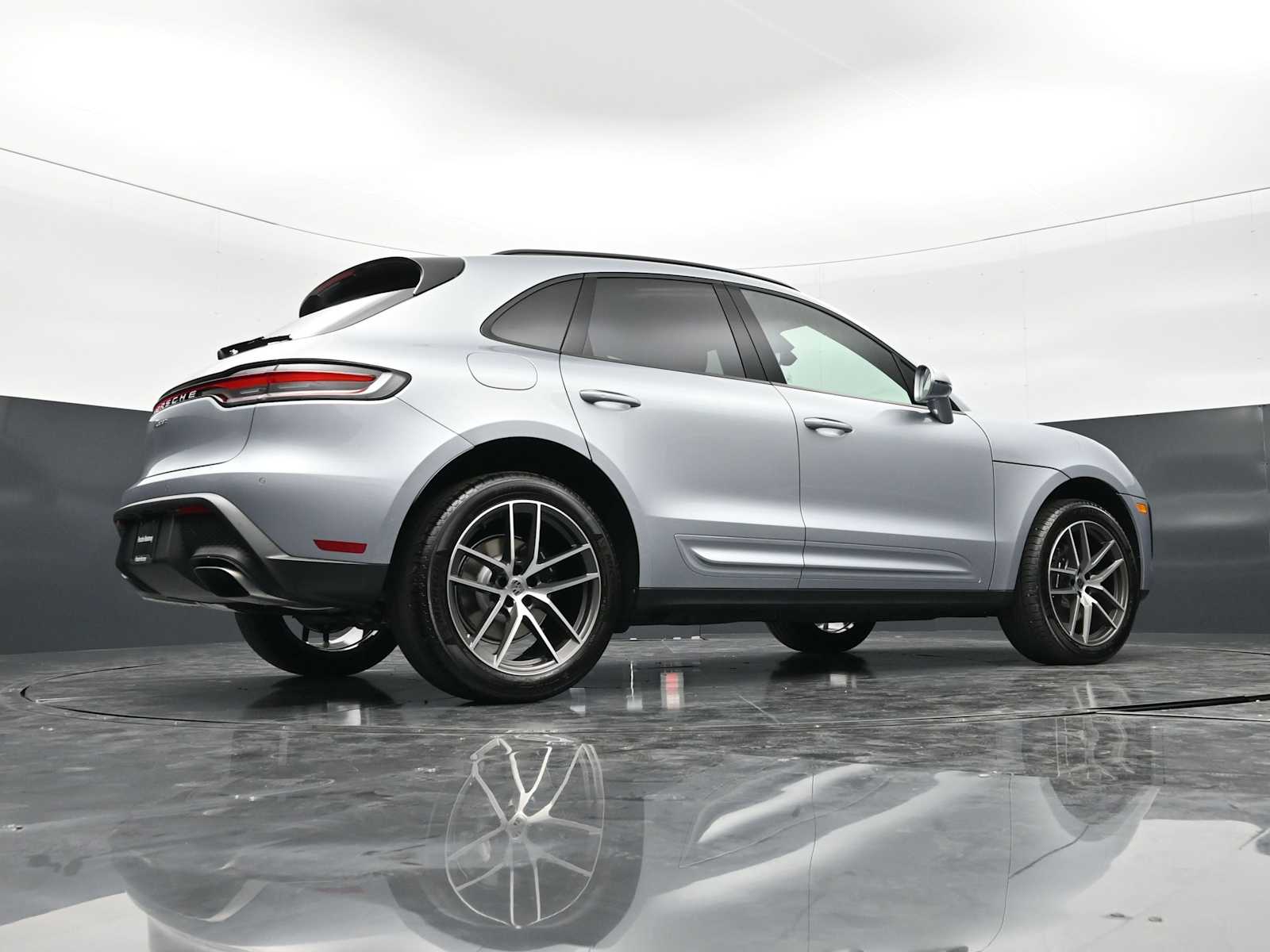 Thumbnail: 2026 Porsche Macan - 47