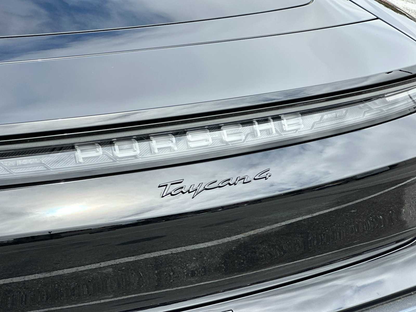 Thumbnail: 2025 Porsche Taycan - 25