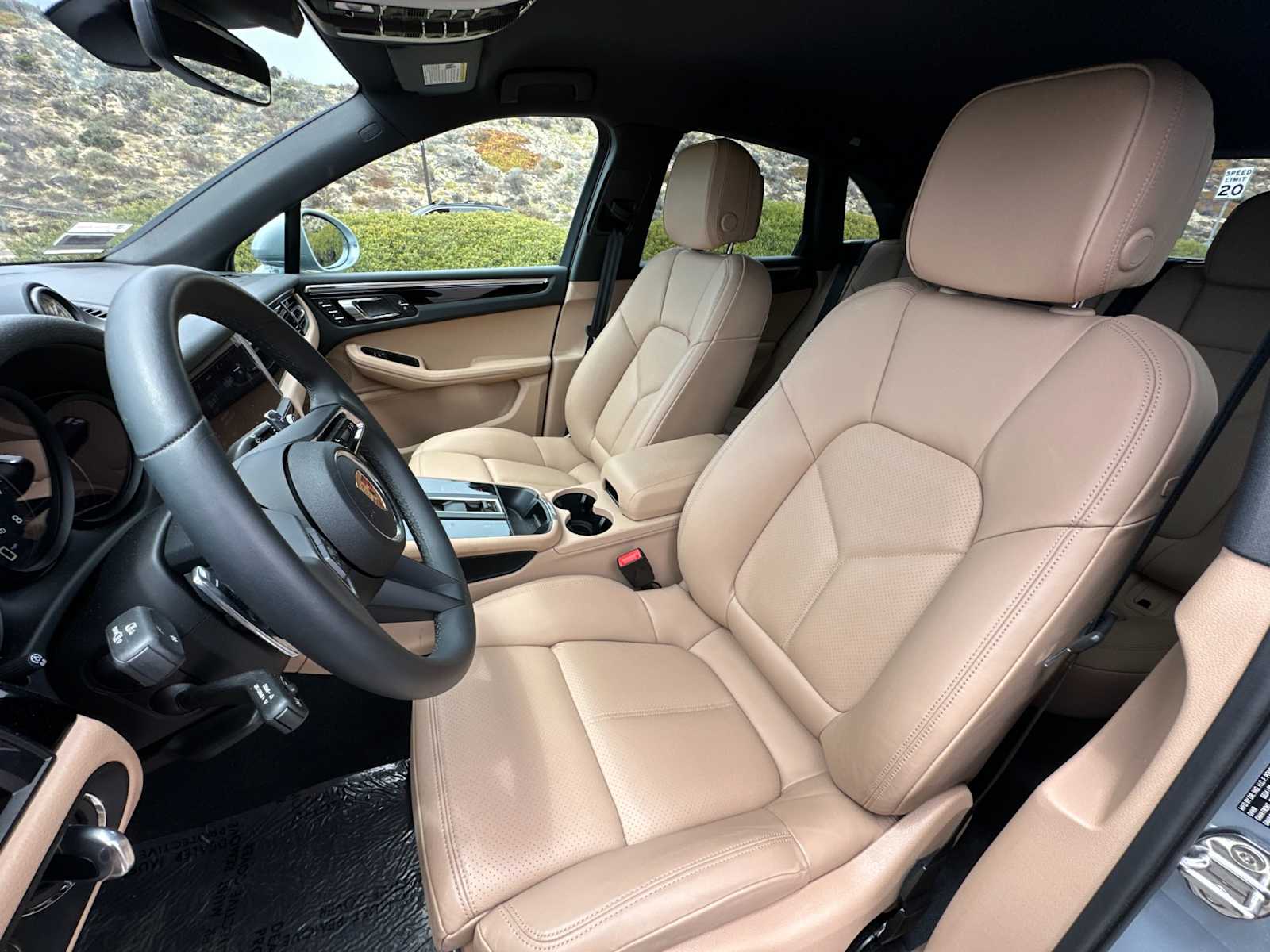 Thumbnail: 2025 Porsche Macan - 5