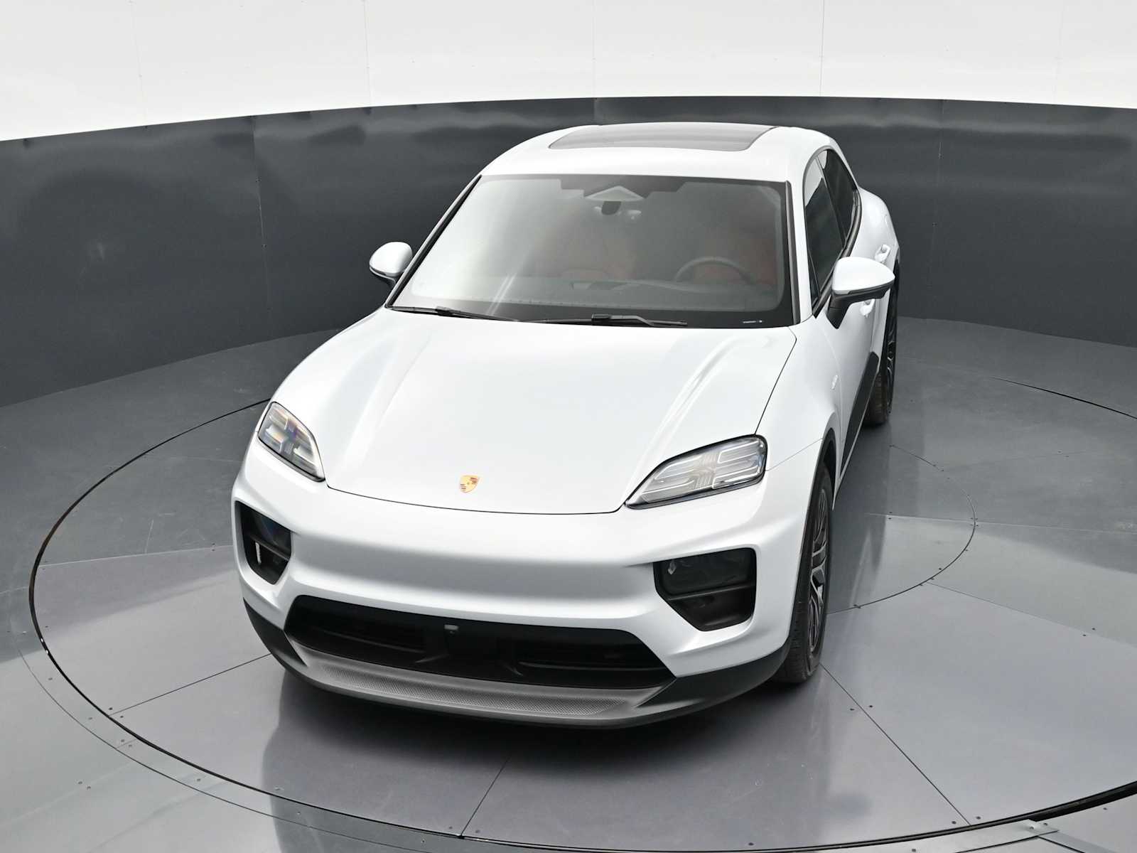 Thumbnail: 2026 Porsche Macan - 43