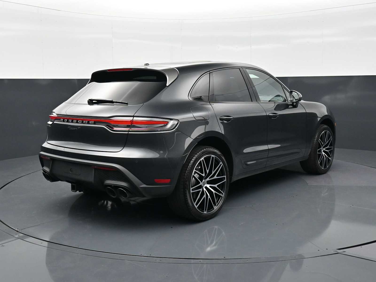 Thumbnail: 2025 Porsche Macan - 27
